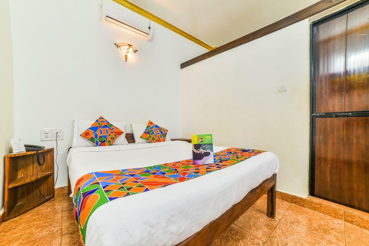 Fabhotel Yoyo Cottage With Pool - Nr Chapora Fort Vagator Exterior photo